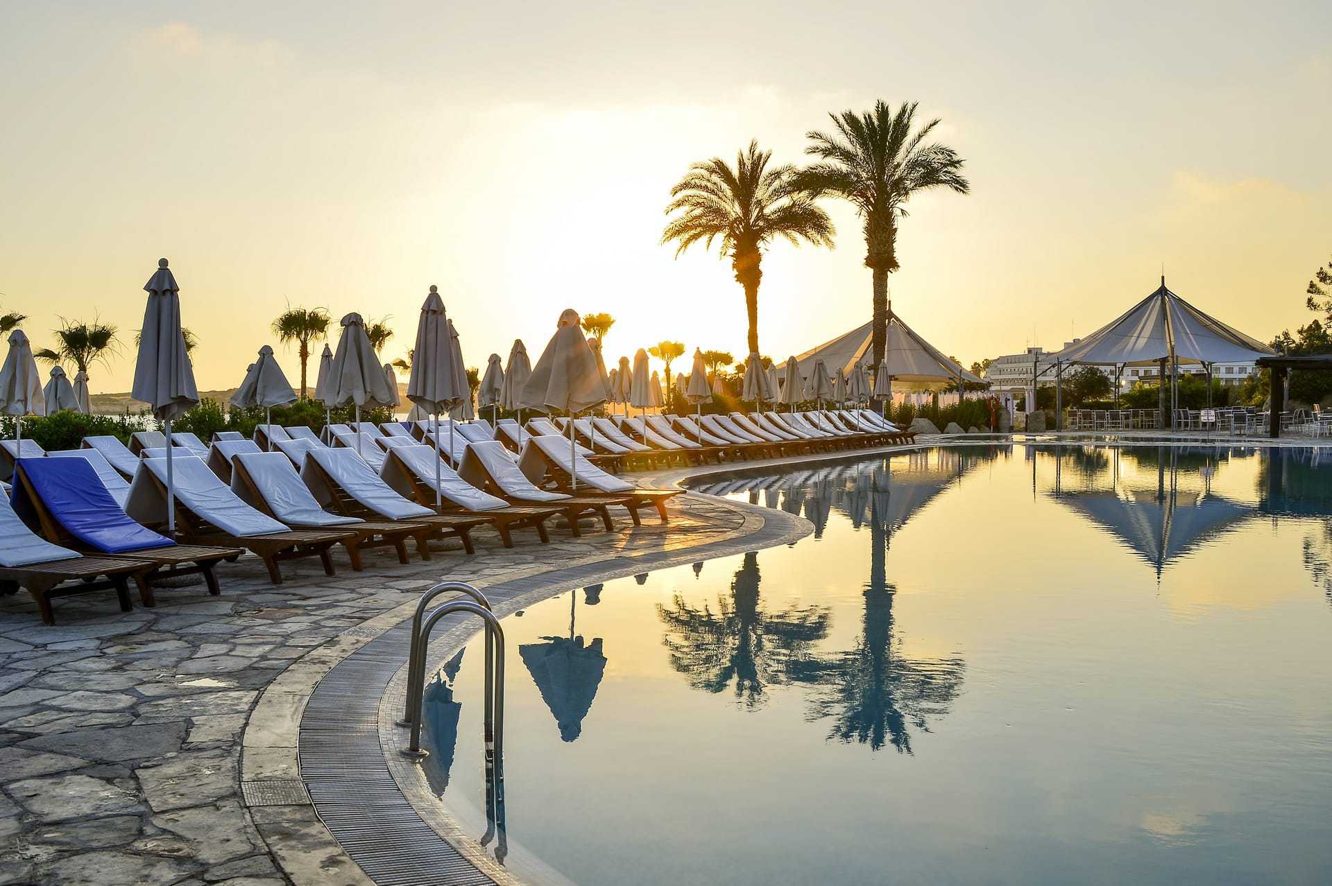 Swimming-Pool-Coral-Beach-Hotel-_-Resort-Paphos-2
