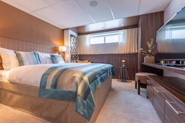 AMADEUS Star_ Cabin_ Haydn Deck_AMADEUS Star_ Cabin Haydn Deck_ C-1_ C-4_Lueftner Cruises_Amadeus_Moving Pictures